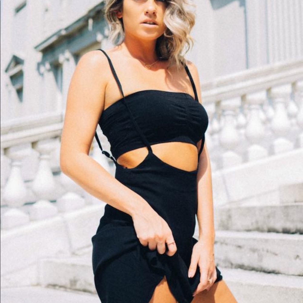 SKIRT W/STRAPS